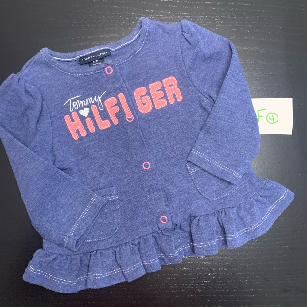 ⭐️2/11.00⭐️ Tommy Hilfiger Button Up Sweater